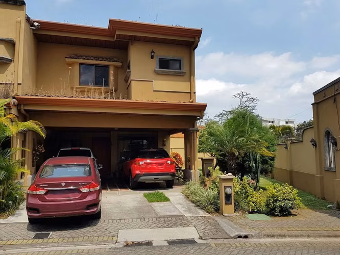 Casa en Condominio en Venta en San Juan de Tibás | 3 Habitaciones | 4 Parqueos