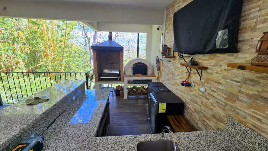 250 / Casa / Venta / Santa Ana / Rio Oro / Lujosa / Segura / Oportunidad Única