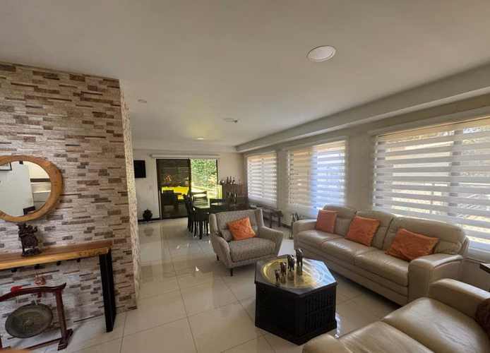 250 / Casa / Venta / Santa Ana / Rio Oro / Lujosa / Segura / Oportunidad Única