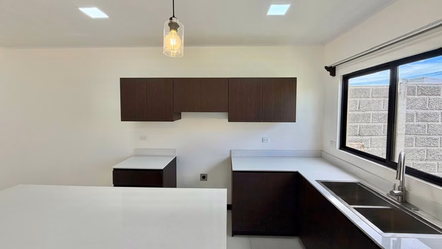Grecia- Casa en Alquiler- Condominio Privado