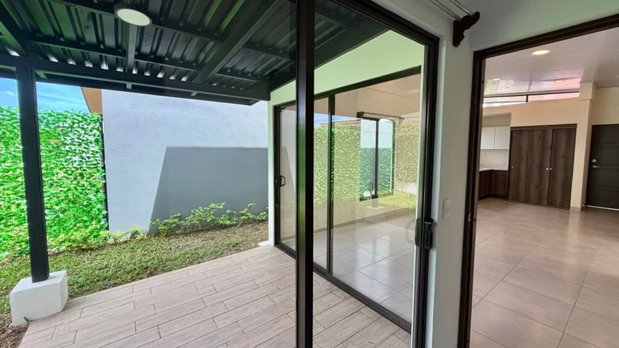 Grecia- Casa en Alquiler- Condominio Privado