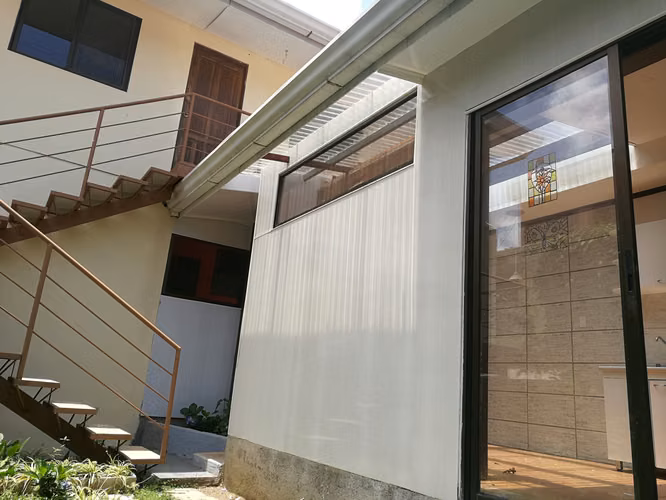 Se alquila apartamento  en  Curridabat.