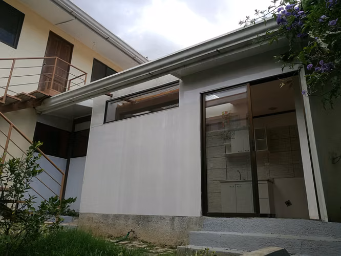 Se alquila apartamento  en  Curridabat. - Imagen 2