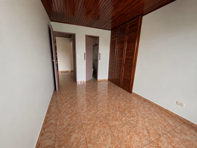 ALQUILER CASA EN COLIMA DE TIBAS CERCA DE TODO