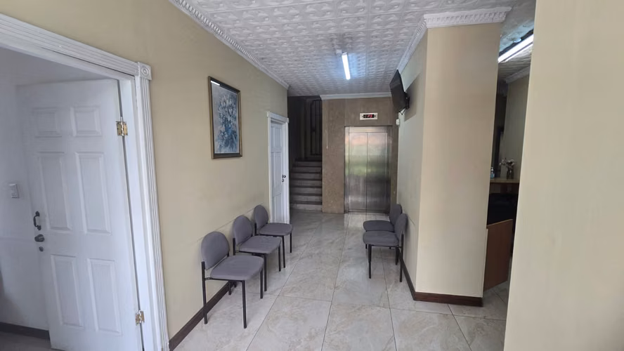 Alquiler de Local Comercial en Torre en el Este, Curridabat ( 42987) - Imagen 3