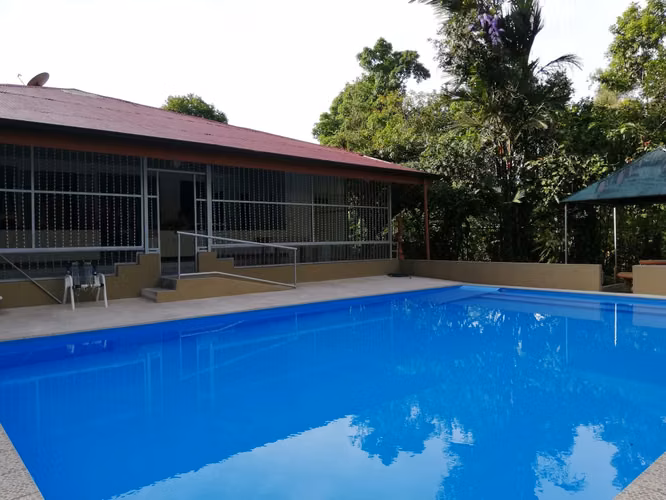 CASA CON AMPLIO TERRENO EN JIMENEZ, POCOCI, LIMON