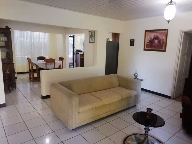 CASA CON AMPLIO TERRENO EN JIMENEZ, POCOCI, LIMON