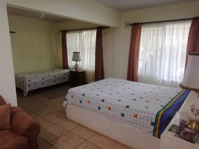 CASA CON AMPLIO TERRENO EN JIMENEZ, POCOCI, LIMON