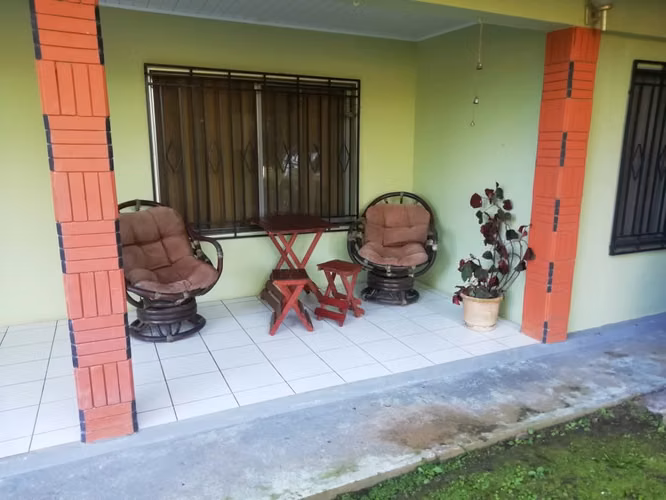 CASA CON AMPLIO TERRENO EN JIMENEZ, POCOCI, LIMON