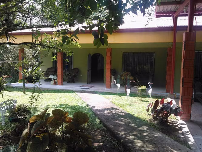 CASA CON AMPLIO TERRENO EN JIMENEZ, POCOCI, LIMON