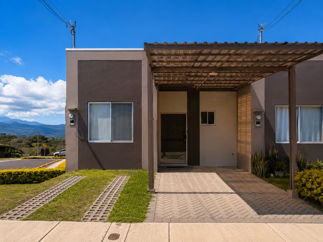 Alquiler de casa de una sola planta en condominio