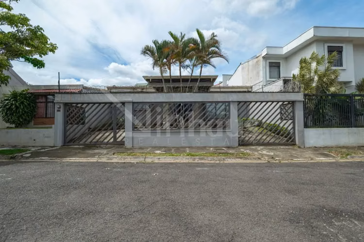 Venta de casa independiente de una planta en Uruca - Imagen 11