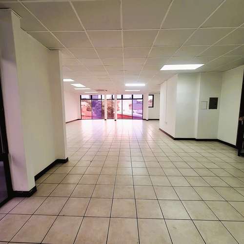 Office rental, hostels in San José