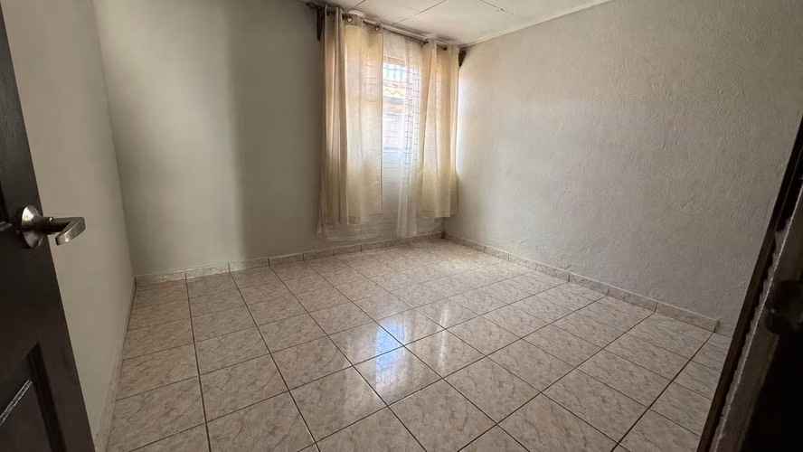 Casa de una planta en zona residencial de Desamparados centro, San José