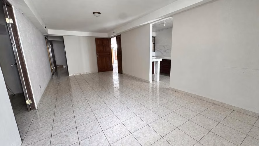 Casa de una planta en zona residencial de Desamparados centro, San José