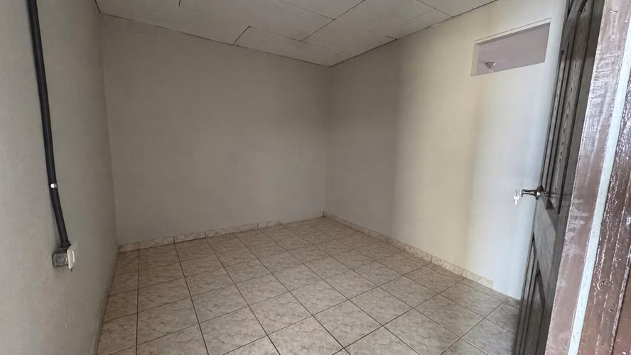 Casa de una planta en zona residencial de Desamparados centro, San José