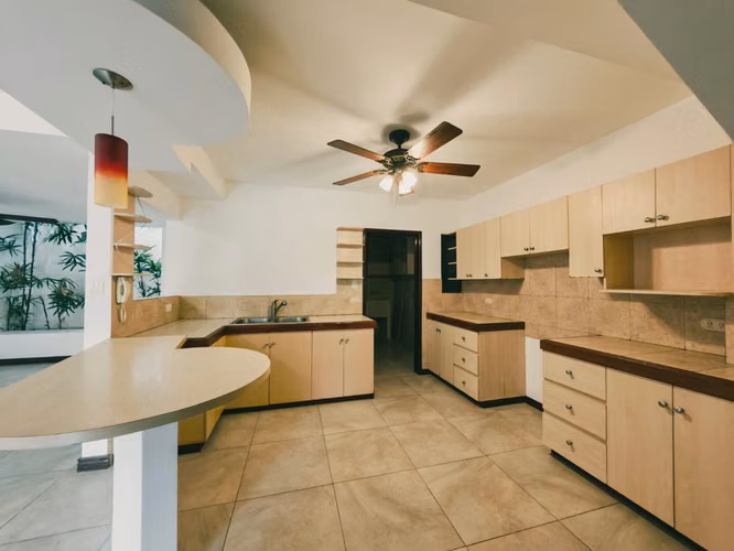 Casa en Venta en Guachipelín, Escazú. - Imagen 5