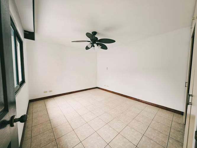 Casa en Venta en Guachipelín, Escazú. - Imagen 9
