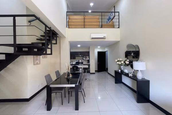 Se alquila Pent-House en Montesol, Santa Ana. Full Amoblado. - Imagen 1