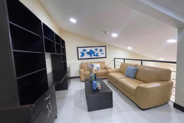 Se alquila Pent-House en Montesol, Santa Ana. Full Amoblado. - Imagen 11
