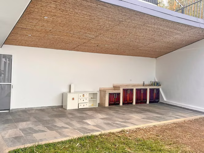 Casa Independiente con Espectaculares Vistas y Amplio Jardín en San Antonio de Escazú - Imagen 3