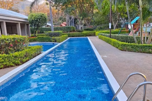 Se alquila apartamento en Santa Ana. - Imagen 1