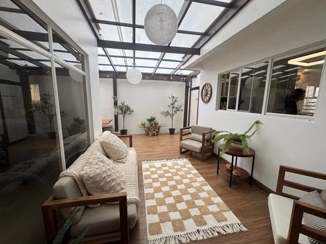 VENTA CASA SANTA ANA , EXCELENTE UBICACION , ESPACIO Y PRIVACIDAD - Imagen 2