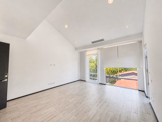 Venta de apartamento Adjudicado en Condominio con Mezzanine - Imagen 12