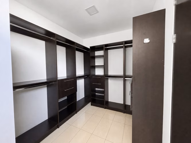 Venta de apartamento Adjudicado en Condominio con Mezzanine - Imagen 11