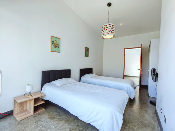 Rio Oro- Duplex- 2 habitaciones- Amoblado- Amplio Jardín