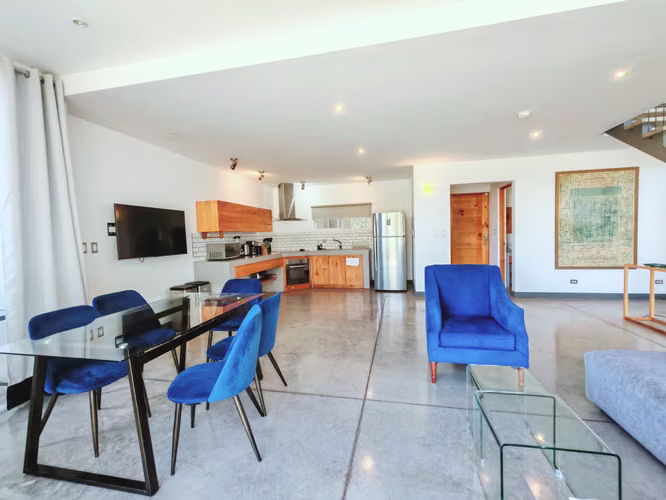 Rio Oro- Duplex- 2 habitaciones- Amoblado- Amplio Jardín