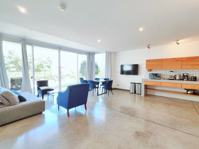 Rio Oro- Duplex- 2 habitaciones- Amoblado- Amplio Jardín
