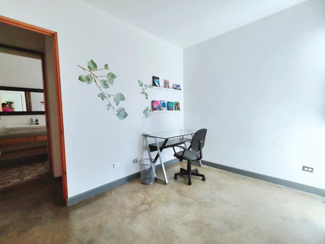 Rio Oro- Duplex- 2 habitaciones- Amoblado- Amplio Jardín