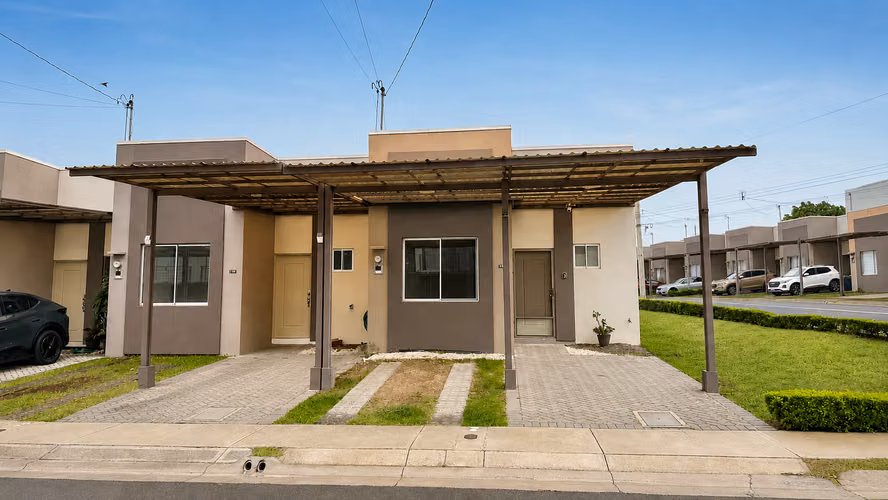 Venta de Casa en Alajuela Condominio Akari