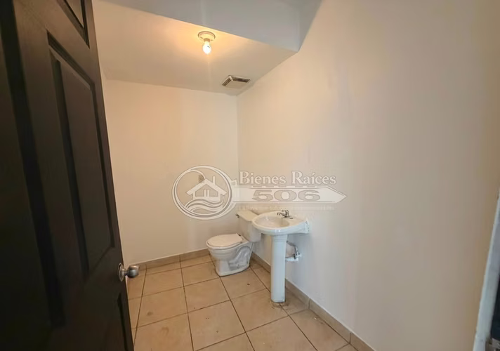 Se alquila local comercial Barreal de Heredia - Imagen 11