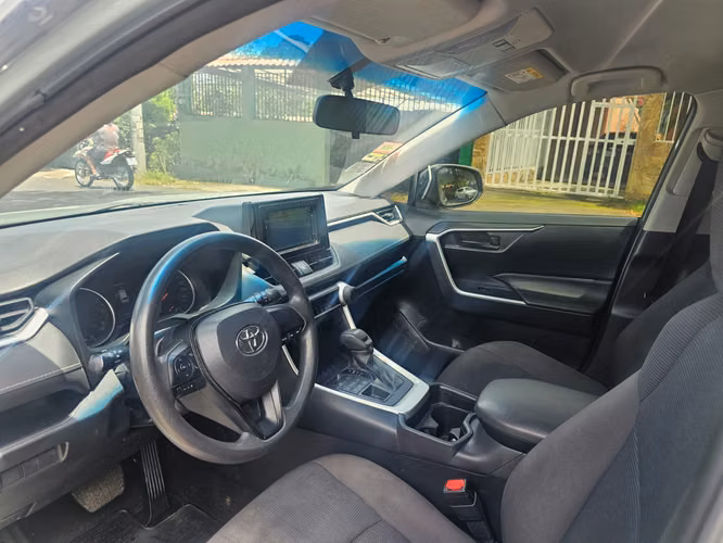 TOYOTA RAV4 2022 AUTOMATICO 4X4 - Imagen 4