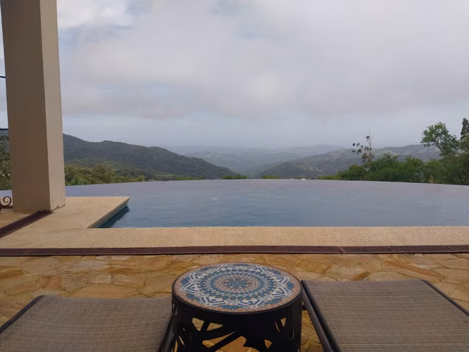 Ocean View Octagon House, una mansión ubicada en las colinas de San Ramón - Imagen 9