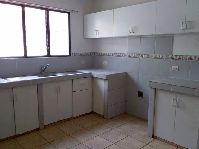 CASA DE UNA PLANTA EN CARIARi - Imagen 8