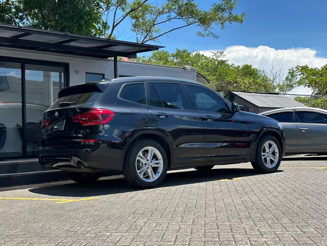 BMW X3 30i - Imagen 2
