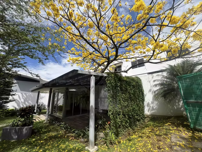 Condominio dos dormitorios con patio amplio en Brasil de Mora - Imagen 17