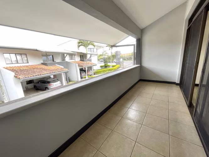 VENTA DE CASA AMPLIA, EN CONDOMINIO, GUACHIPELÍN, ESCAZÚ - Imagen 6