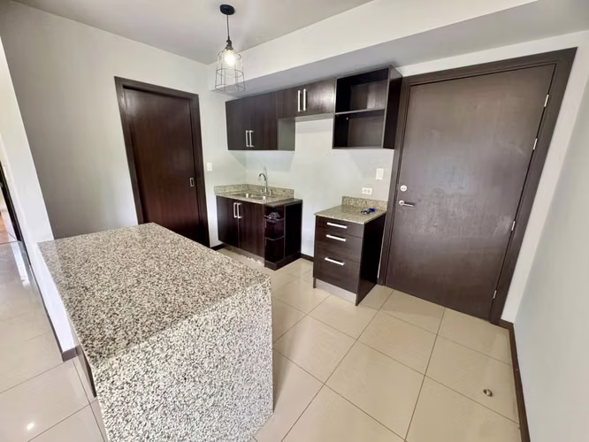 ALQUILER DE APARTAMENTO EN CONDOMINIO EN RIO ORO DE SANTA ANA - Imagen 6