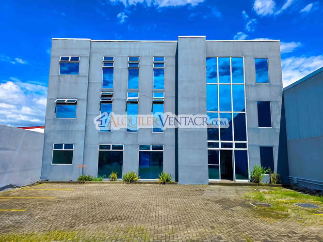 951 M2 BUILDING FOR OFFICES OR COMMERCIAL USE IN SANTA ANA POZOS