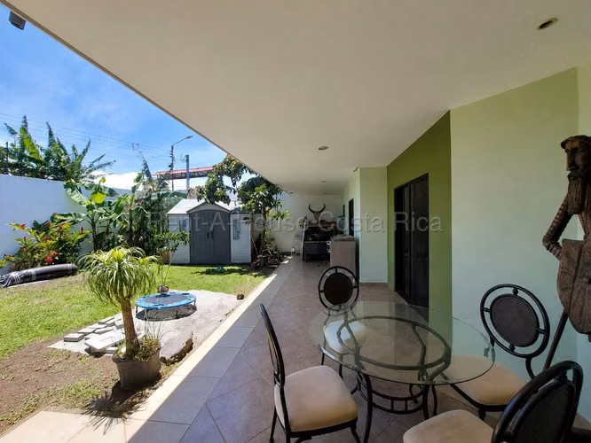 Venta de casa de una planta con jardín en Santo Domingo de Heredia - Imagen 18