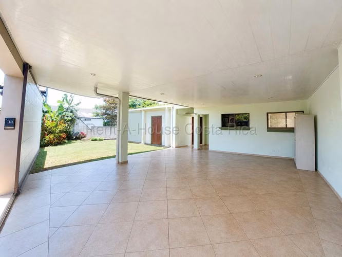 Venta de casa de una planta con jardín en Santo Domingo de Heredia - Imagen 19