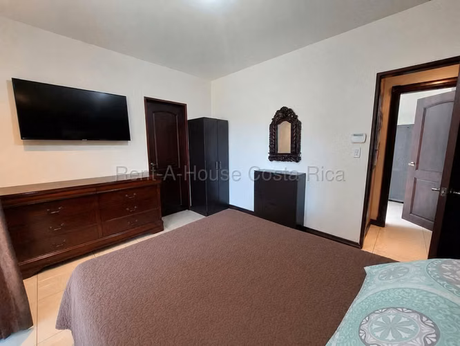 Venta de casa de una planta con jardín en Santo Domingo de Heredia - Imagen 14