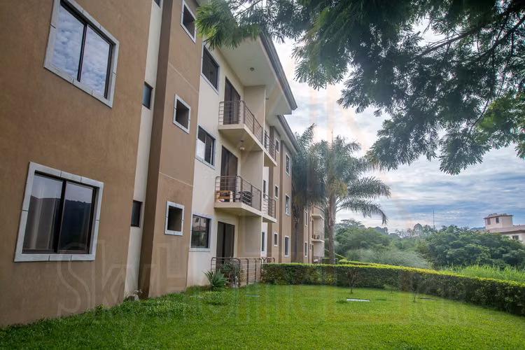 87001 / Alquiler / Condominio Torres del Sol / Amplio / Piscinas / Gimnasio