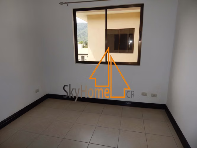 87001 / Alquiler / Condominio Torres del Sol / Amplio / Piscinas / Gimnasio - Imagen 13