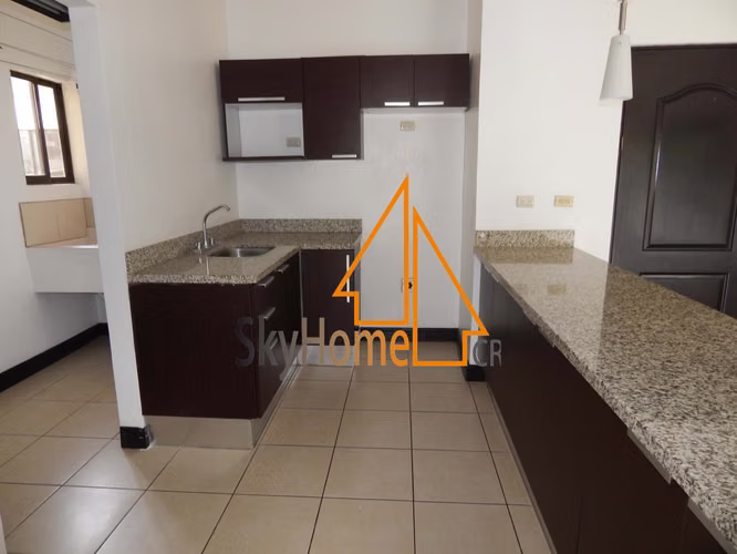 87001 / Alquiler / Condominio Torres del Sol / Amplio / Piscinas / Gimnasio - Imagen 14