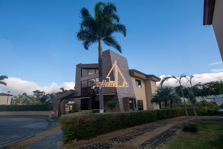87001 / Alquiler / Condominio Torres del Sol / Amplio / Piscinas / Gimnasio - Imagen 15
